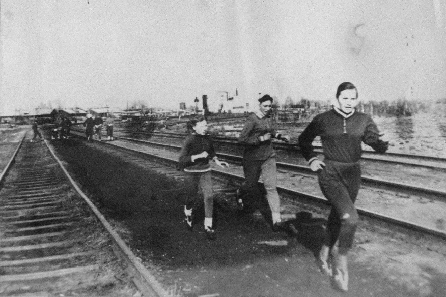 1977